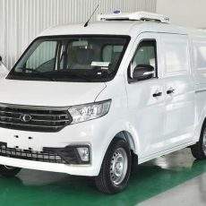 Mua xe van đông lạnh giá tốt HCM