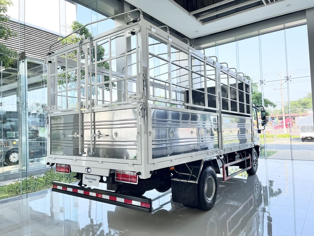 Ngoại thất xe tải 8 tấn Thaco Linker T2-12 thùng bạt